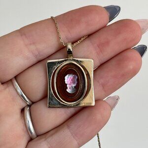 Vintage Cameo Pendant Gold Tone Necklace